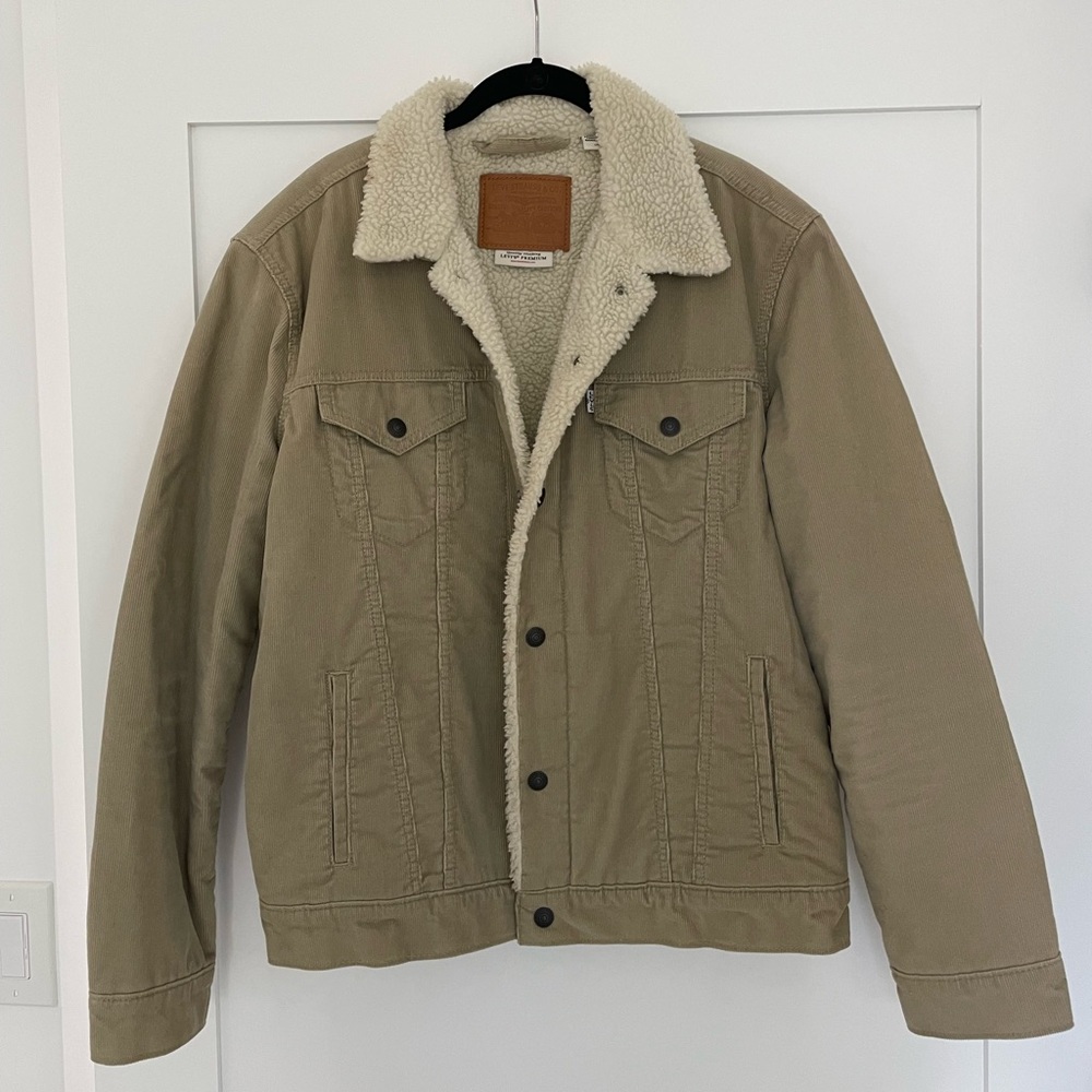Levi’s Men’s corduroy Sherpa trucker jacket